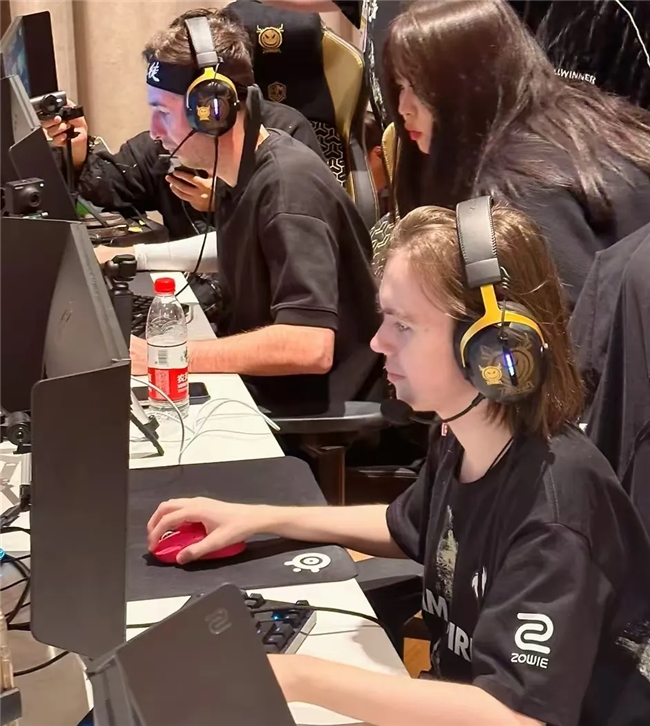 【前瞻】2025LPL春季赛 EDG vs LNG，圣枪哥大战老东家