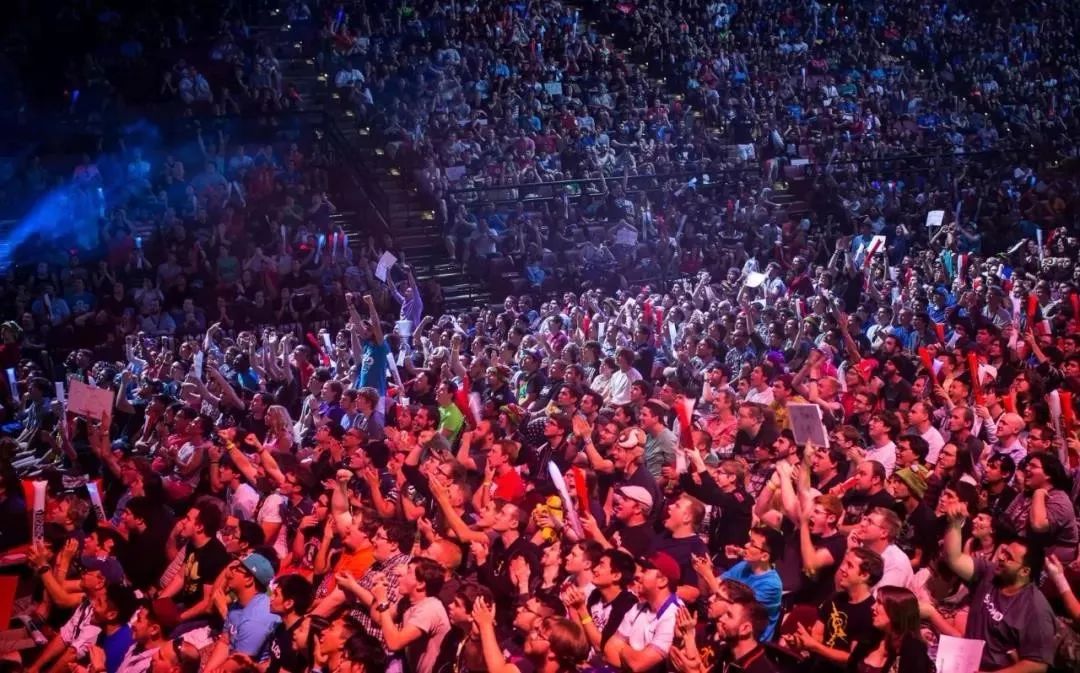 DRX 3-2 T1获得2022英雄联盟全球总决赛冠军，上单Kingen FMVP