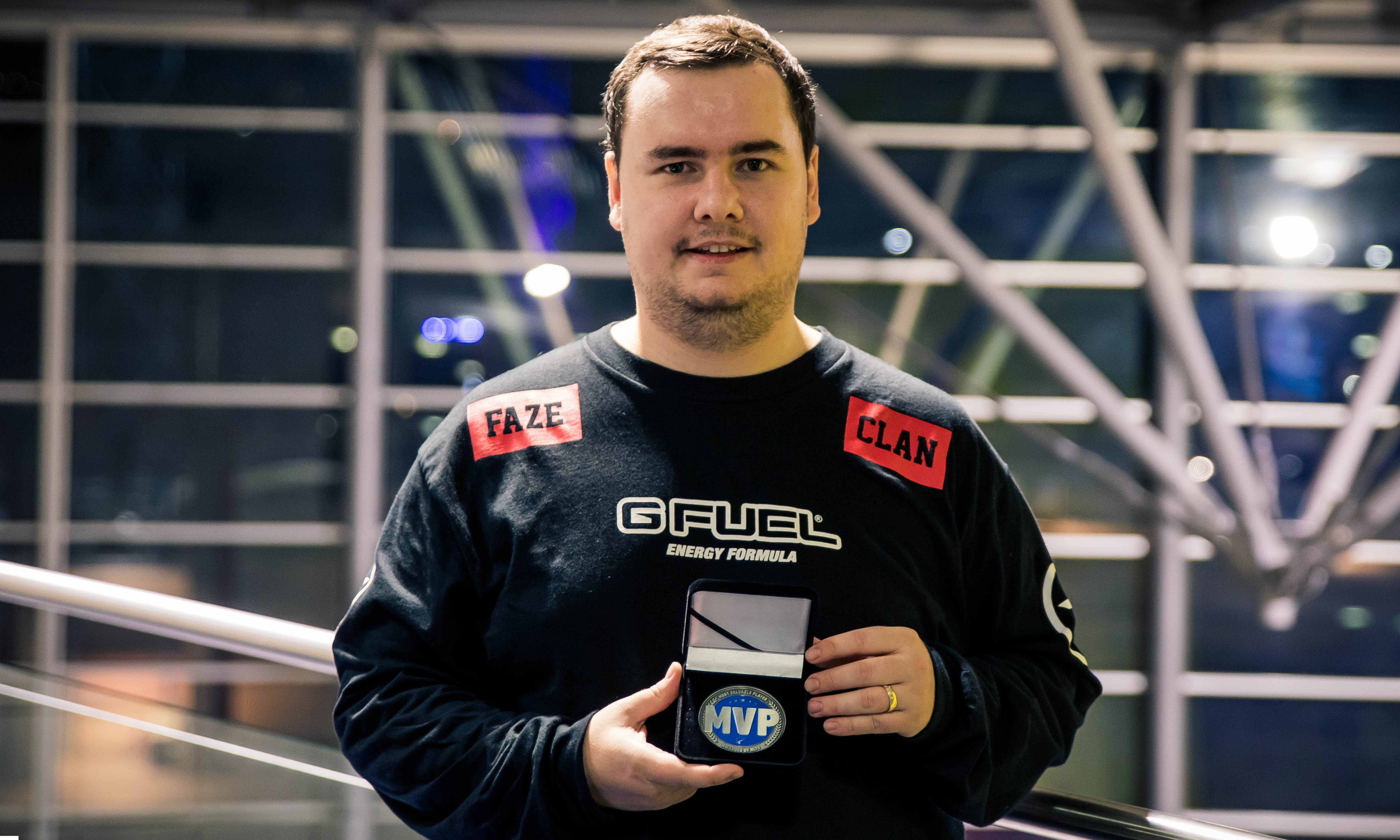 FL4MUS遭诈骗分子套路，价值4万美元的游戏皮肤被骗