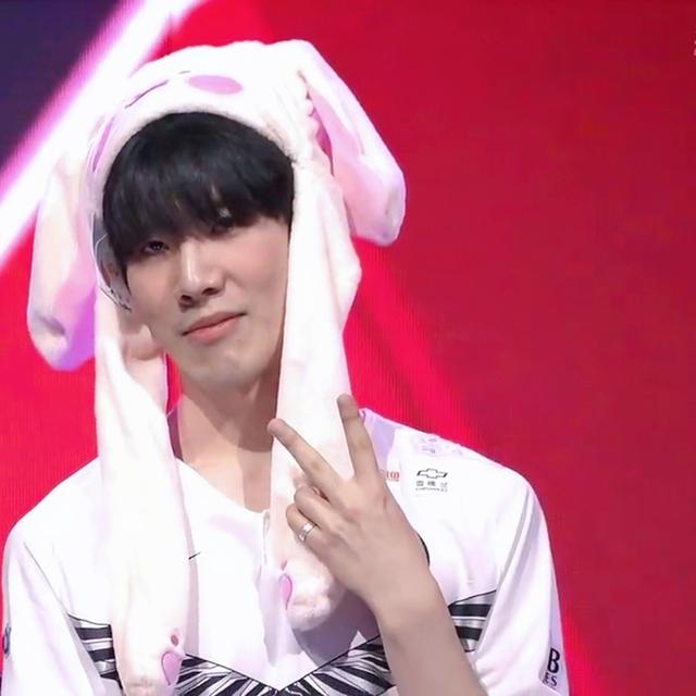 WBG赛后群访 TheShy：比赛中Weiwei都会让我小心对面Gank