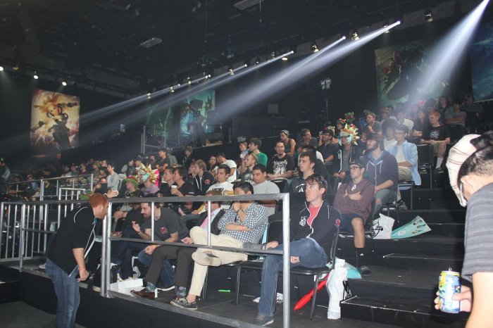 【视频】7月12日LPL夏季赛战果：EDG一骑绝尘，FPX跻身前三